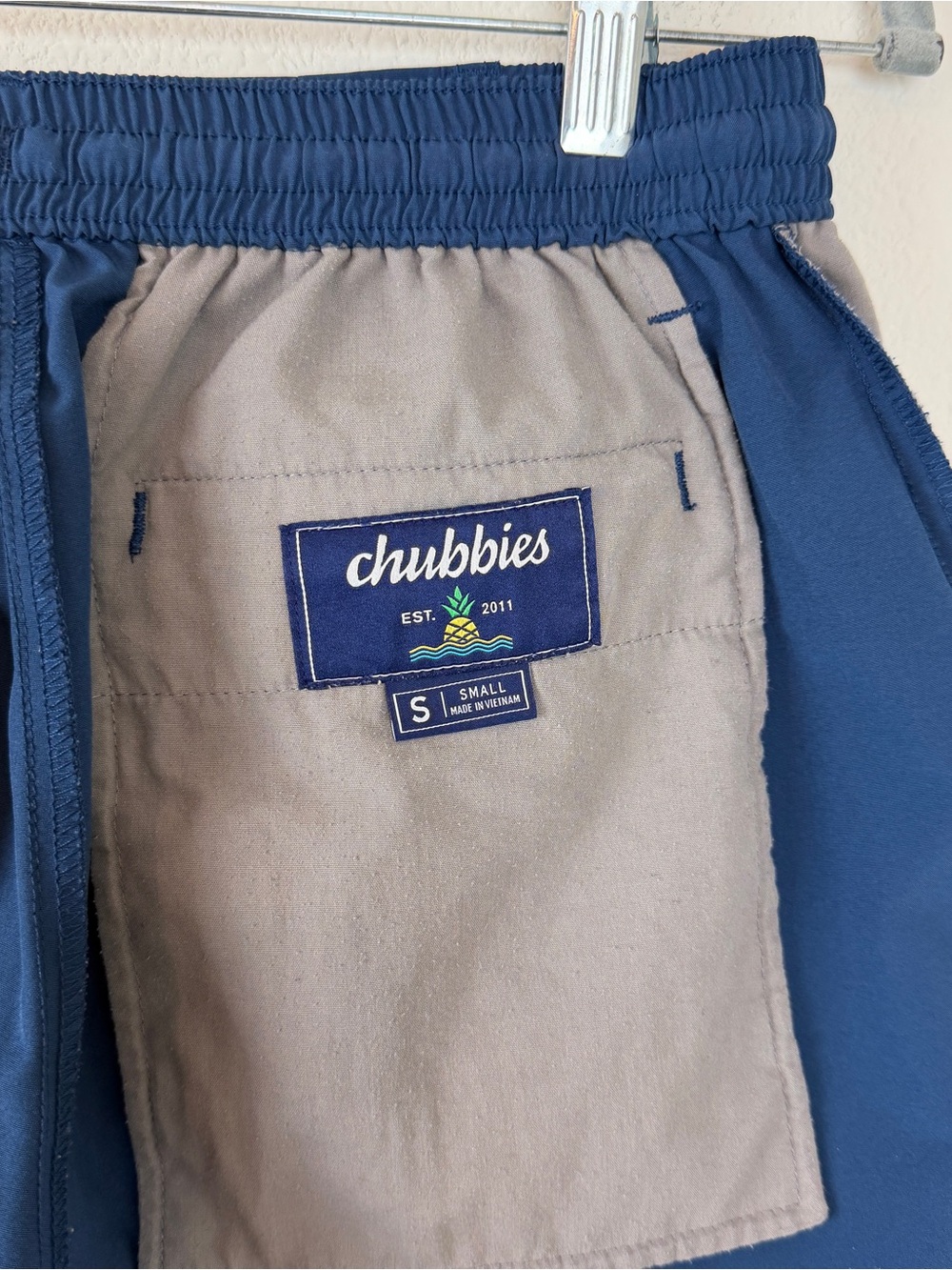 Chubbies 6-Inch The New Avenues Shorts - Navy | Men’s Small - Picture 5 of 8
